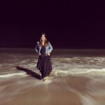 Dipika Kakar Instagram - i heart the beach ❤️🏖💃🏼 #excitementlevelhigh #happyme #beachlover . . . . jacket by :- @thequirkynaari shoes by :- @feet_me_up Goa,Baga Beach