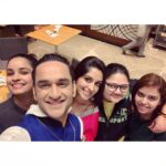 Dipika Kakar Instagram - ittefaq se hi sahi aapke itne special din pe mulaqat ho gayi... ☺️ i guess this is what true connection is, we bumped into each other when it was a special evening for both!!!! congratulation for #punchbeat the promo looks great.. cant wait to watch it.. 😍 @lostboyjourney JW Marriott Mumbai Juhu