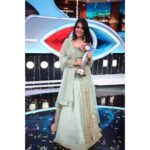 Dipika Kakar Instagram - ￼we did it!!!!! thers nothing above being honest to yourself in any and every walk of life... and that is what has made us win hearts and achieve this!!! Dil se thank you to everyone who has supported me... all the fans who have showered immense support and love..it has been a journey with a lot of ups n downs not just for me but even for my loved ones outside... lot of criticism faced and lots of memories created!!! This trophy is from you all for you all.. lots of love and a happy new year to all😊🤗🙏🏻❤️ #stayblessed . . . . Outfit :- @kalkifashion Jewellery :- @adan_creation_ . . . #dipikakakaribrahim #bb12 #colorstv @colorstv @endemolshineind @viacom18 #dipstars
