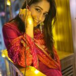Dipika Kakar Instagram - Wish you all a very HAPPY DIWALI ❤️❤️❤️ . . my outfit : @the_homeaffair_jaipur @dinky_nirh