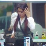 Dipika Kakar Instagram - Cheerful and helpful hotel employee 🙏🏻😃 . . . . . . #dipikakakaribrahim #bb12 #colorstv @colorstv @endemolshineind