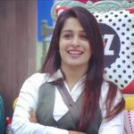 Dipika Kakar Instagram - Cheerful and helpful hotel employee 🙏🏻😃 . . . . . . #dipikakakaribrahim #bb12 #colorstv @colorstv @endemolshineind