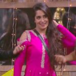 Dipika Kakar Instagram - Pretty in pink 🌸 Some stills from #weekendkavaar 😍 . . . . Outfit :- @aliyafashionhouse . . . . . #dipikakakaribrahim #bb12 @colorstv @endemolshineind @ranveersingh