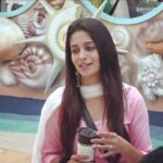 Dipika Kakar Instagram - The willingness to listen, The patience to understand, The strength to supprt, The heart to care and just be there. THATS THE BEAUTY OF THE LADY.. 😊 . . . . Jewellery :- @jhaanjhariya . . . #dipikakakaribrahim #bb12 #biggboss12 #colorstv @colorstv @endemolshineind Pc:- @shoaibholic