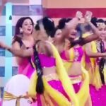 Dipika Kakar Instagram - Navratri special.. 😍💃 . . . Outfit :- @anusoru Jewellery :- @the_jewel_gallery . . . . #weekendkavaar #navratrifeels #bb12 #biggboss12 #dipikakakaribrahim #colorstv