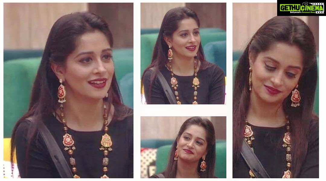 Dipika Kakar Instagram - Navratri special.. 😍💃 . . . Outfit :- @anusoru Jewellery :- @the_jewel_gallery . . . . #weekendkavaar #navratrifeels #bb12 #biggboss12 #dipikakakaribrahim #colorstv