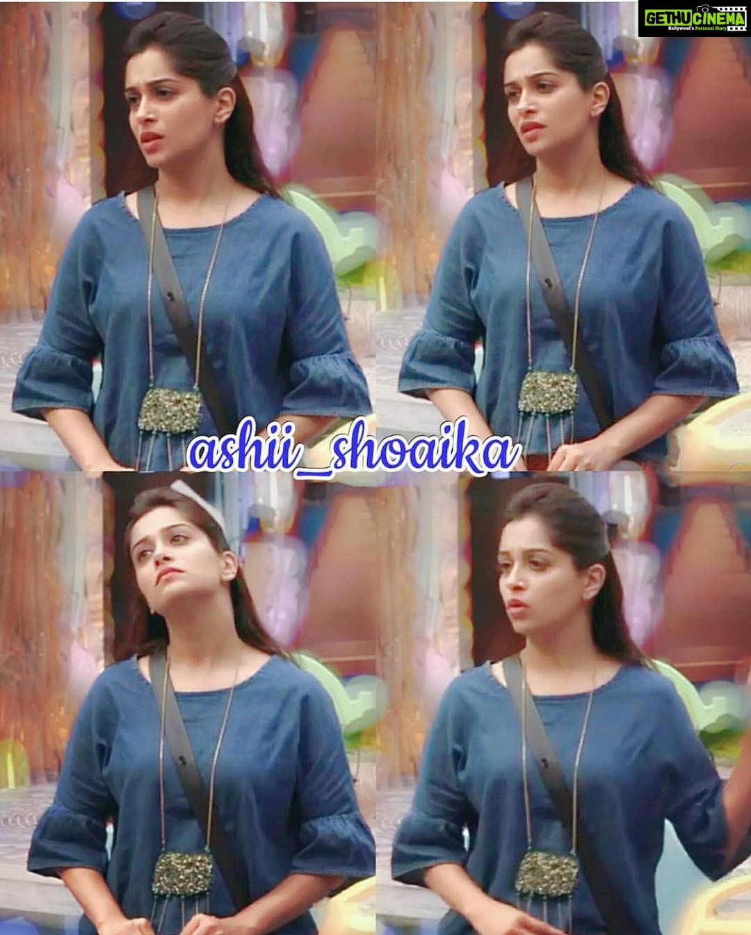 Dipika Kakar Instagram - Jewellery by :- @kaarkhana