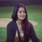 Dipika Kakar Instagram - Happy girls are prettiest girls.. 😊😀😍 . . #biggboss12 #bb12 @colorstv @endemolshineind #dipikakakaribrahim #dipikakakar #colorstv . . Account is handled by :- @shoaib2087 @saba_ka_jahaan