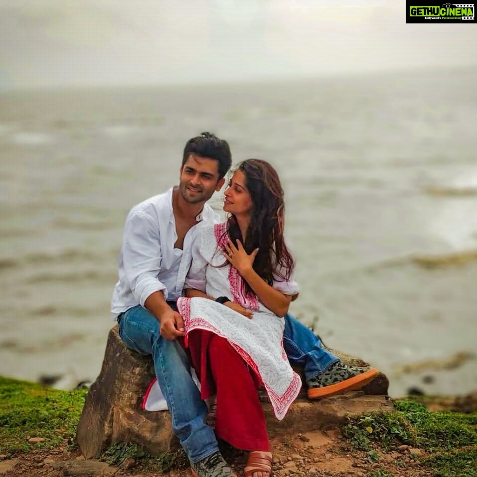 Dipika Kakar Instagram - My happiness is with you.... Around u....In u ❤️❤️❤️❤️