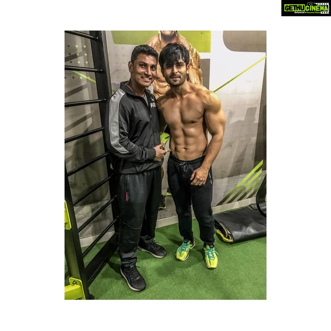 Dipika Kakar Instagram - Now thats called a transformation!!!! So So Soooo proud of you @shoaib2087!!!! A crazy gym lover with his superb Trainer.. #fitnessfreak #gymlife