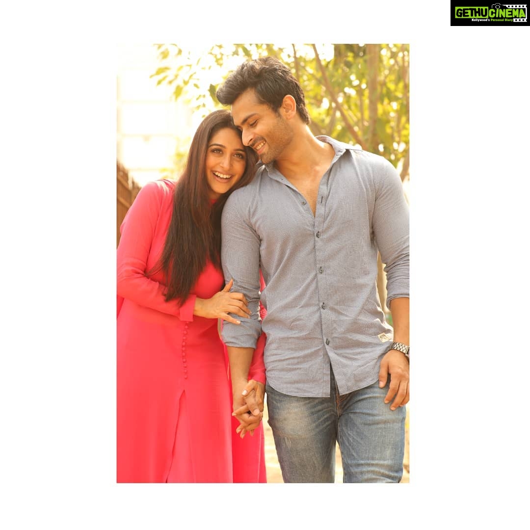 Dipika Kakar Instagram - This world does not have a happy place for me... If you are not around!! I dont have a path to walk... If u are not holding my hand!!! Yesss... My world starts and ends at you... You are the love of my life... My Man ❤ #dodilmilgaye #shoaika #blessed #alhamdulillah #loveforever