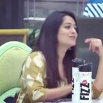 Dipika Kakar Instagram - Happy girls are prettiest girls.. 😊😀😍 . . #biggboss12 #bb12 @colorstv @endemolshineind #dipikakakaribrahim #dipikakakar #colorstv . . Account is handled by :- @shoaib2087 @saba_ka_jahaan