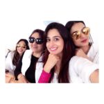 Dipika Kakar Instagram - The @bindiyadutta6 ‘s girl gang 😘😘😘😘🤗🤗🤗🤗 Tim u were missedddddd 😘😘😘 #wethepaltan #paltanfamily
