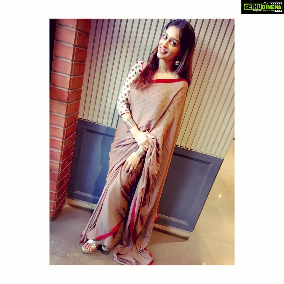 Dipika Kakar Instagram - after a long time sarree ❤ #ootd #saree #loveforindianwear #desistyle photo credits :- @saba_ka_jahaan