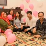 Dipika Kakar Instagram - My Family!!! The one month completion called for this surprise cake cutting in Ammis house where i was absolutely clueless that this cute little surprise was cooking 🙈🙈🙈 Small moments create greatest memories 😗😗😗😗