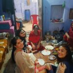 Dipika Kakar Instagram - And how we miss this house.. these meals... and the most our pyaari si Khalaaaaa 😗😗😗😗..... wapas chale @garti21 @falaqnaazz @deepakramola @renukakar1961