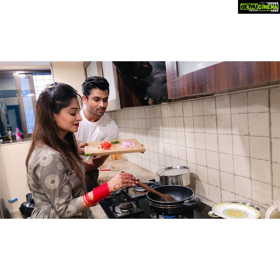 Dipika Kakar Instagram - Some unofficial marriage vows!!! 😍😍😍smallest things are the most imp... so here we promise each other we will do our duties and help each other in all the daily chores of everyday!!! we will spread happiness in our lives and never let the friendship fade off... we will build a happy comfortable world for ourselves and stay happily ever after.... #marriedlife #loveofmylife #bestfriends #husbandandwife #happiness #love #relationshipgoals #shoaika #dodilmilrahehain #dodilmilgaye