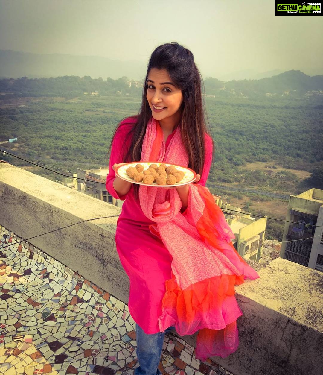 Dipika Kakar Instagram - With great devotion, fervor and gaiety and rays of hope and happiness Wishing all of you a very happy Makar Sankranti! #MakarSankrant #festive #InstaFestivals #SundayFunday