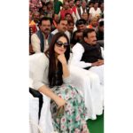 Dipika Kakar Instagram - With The Honourable Home Minister of Madhya Pradesh @bhupendrasinghofficial in #Khurai yesterday!! Its great to see the way he is promoting sports in his region!! It was an honour being a guest at the Mantri Trophy Final Cricket Match at #Khurai !! Thank you Bhupendra Singh Ji for inviting me 😊 #madhyapradesh #bhopal