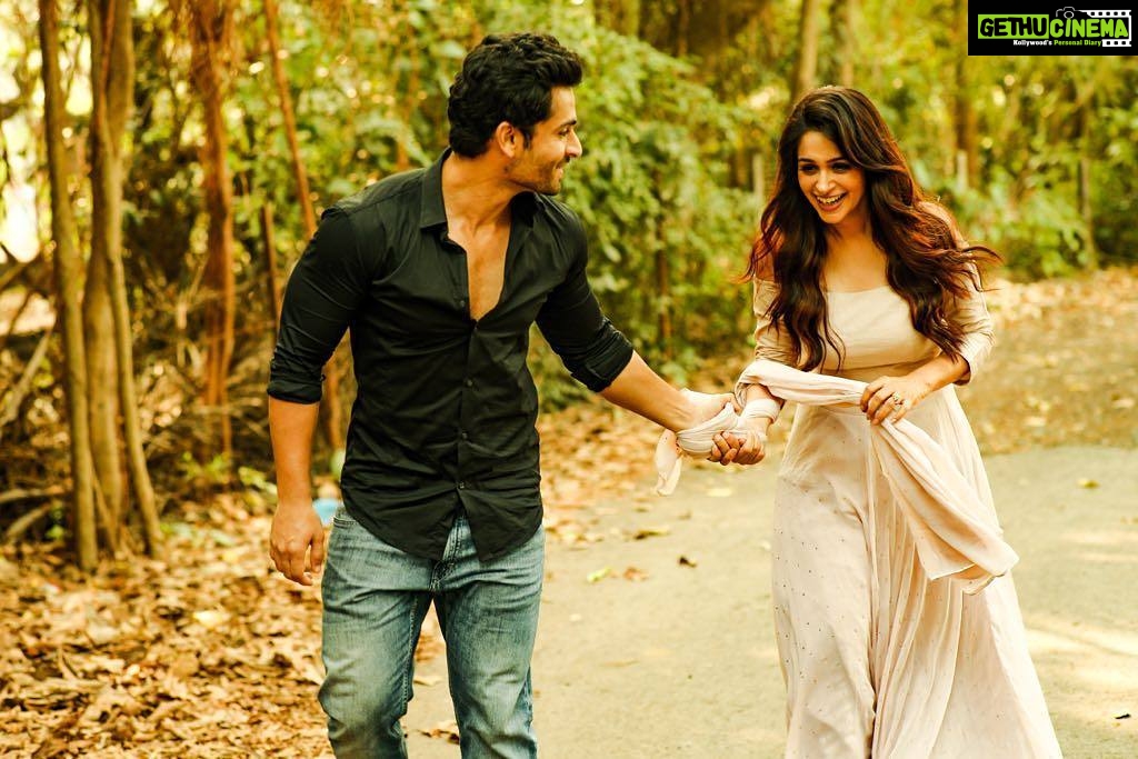 Dipika Kakar Instagram - The reason of my smile always @shoaib2087