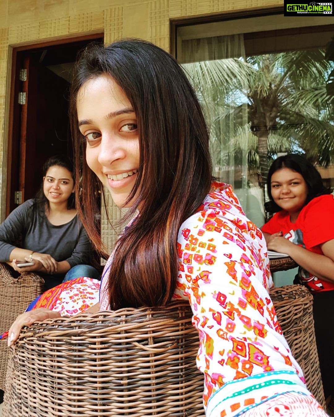 Dipika Kakar Instagram - Having somewhere to go is home, having someone to love is family , having both is a blessing 🙏 #FamilyVacay