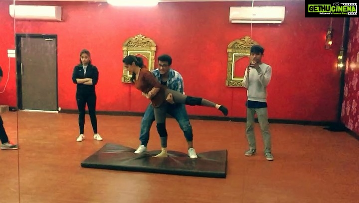 Dipika Kakar Instagram - How I miss these days! Doing lifts and falls with such a brilliant team was such great fun!! #NachBaliye8 #ThrowbackThursday @shoaib2087 @yashpandya2013 @shivanipatel_official @bhargavrajput18 @rupalikantharia @ajinkyakalokhe