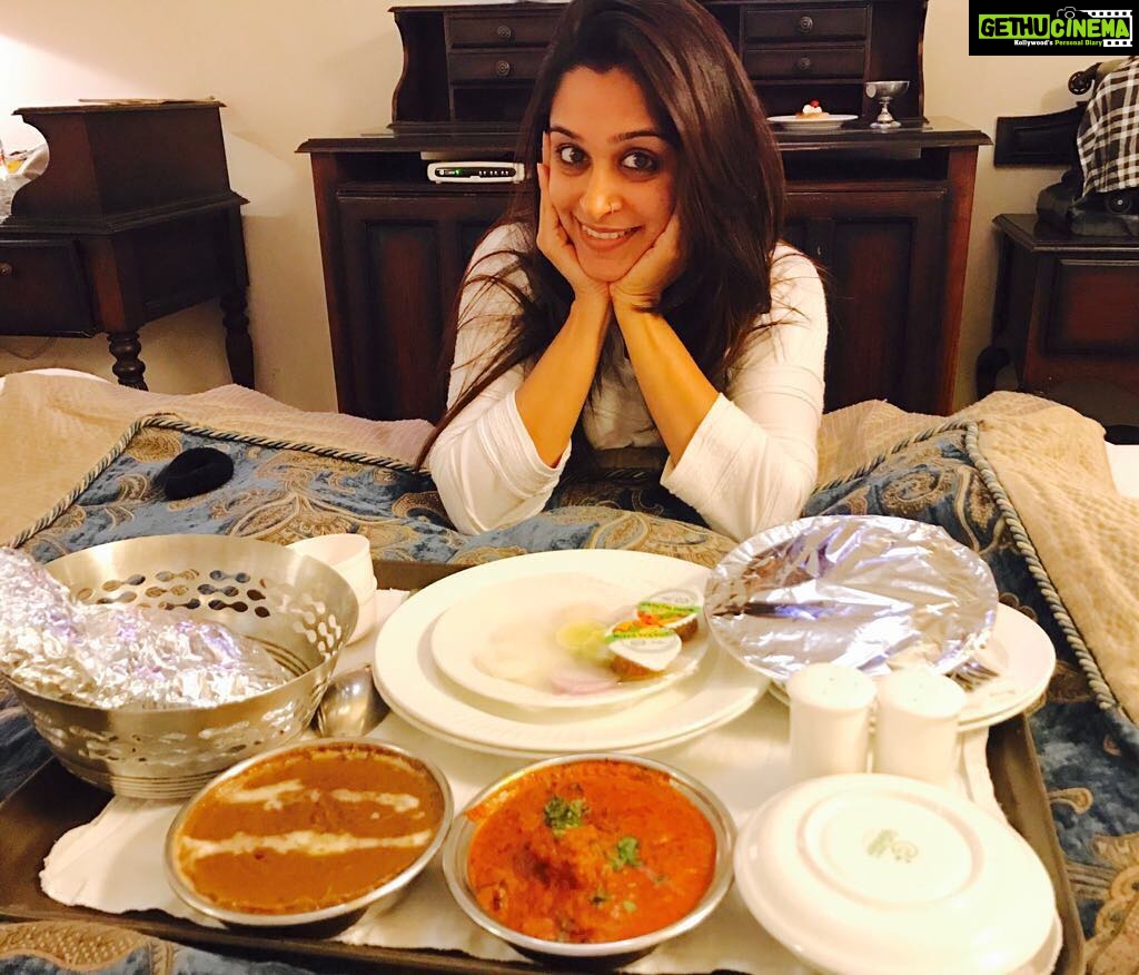 Dipika Kakar Instagram - The key to lifelong happiness: Fooooooood !! #FoodIsBae #GonnaEatItAll