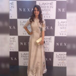 Dipika Kakar Instagram - Love the confluence of rich embroidery, appliques, impeccable weaves, color and fusion touch of @osaabyadarsh @lakmefashionwk .Do you like my outfit?? #lakmefashionwk