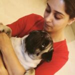Dipika Kakar Instagram - While I am sitting free at home, I pester him with too many kisses. #Adorable #HugsAndKisses