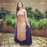 Dipika Kakar Instagram - feeling happy in what i love to wear the most.. 😍 wear what you love to.. #ootd #ethnic #indianwear #jhumka #jhumkalove #happyme