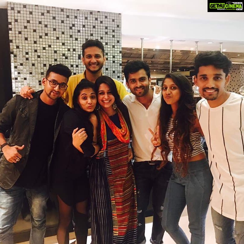 Dipika Kakar Instagram - Love you guys so much. We connected over hardwork and bonded with love... and not to mention the mid rehersals dinner 😘😘😘😘 Though the beautiful journey has come to an end but what im most happy about is that the bond of togetherness and friendship has been built 😘😘😘😘 And Shoaib I fallen in love with you all over again now 😘😘😘😘😘