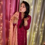 Dipika Kakar Instagram - A very Happy New Year to everyone! May this year get good health & prosperity for eveyone!!! . . . . wearing : @rivaajclothing @dinky_nirh