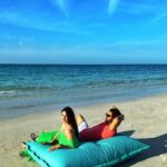 Divyanka Tripathi Instagram - Sundays be like 💙💚😇 #Nostalgic #travel #divek . . @styleislandofficial 👗 @stylingbyvictor @sohail__mughal___ Jumeirah Saadiyat Beach