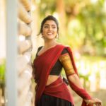 Eesha Rebba Instagram - Andariki Dussehra subhakanshalu ❤️ . Costumes - @ivalinmabia Photographer - @camerasenthil Makeup - @anjusartistry Shoot organized by @rrajeshananda #happydussehra