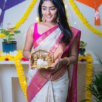 Eesha Rebba Instagram – Wishing you all a very 
Happy Makara Sankranthi🪁🌾✨🤗

📸@they_call_me_keshu 
#eesharebba