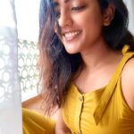 Eesha Rebba Instagram - Hey there! 🐥