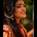 Eesha Rebba Instagram - In a world full of trends ,sometimes I just want to wear something classic ❤️ . . Outfit - @aditiagarwal_official MUA - @Makeupbyharita Hairstylist - @amar.hairstylist Jewellery: @hyderabadi_pearl