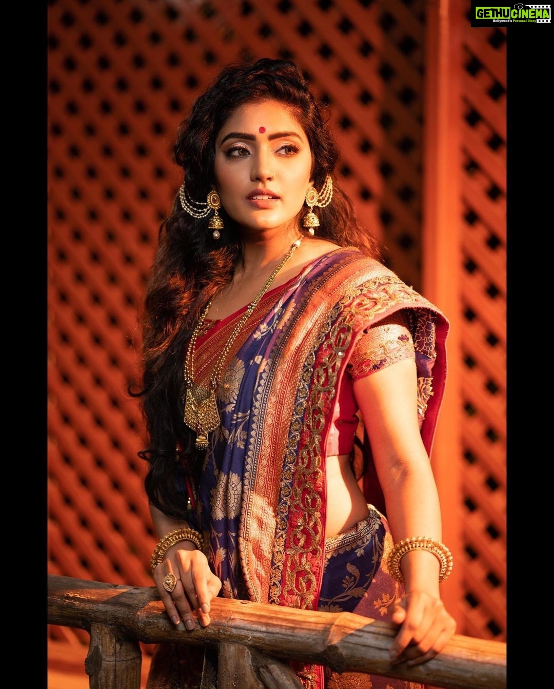 Eesha Rebba Instagram - In a world full of trends ,sometimes I just want to wear something classic ❤️ . . Outfit - @aditiagarwal_official MUA - @Makeupbyharita Hairstylist - @amar.hairstylist Jewellery: @hyderabadi_pearl