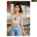 Erica Fernandes Instagram - Lets go back in time with the retro feels . Hair @hair_by_rahulsharma 📷 @bhosale_sidd #retro #curlyhair #instagood