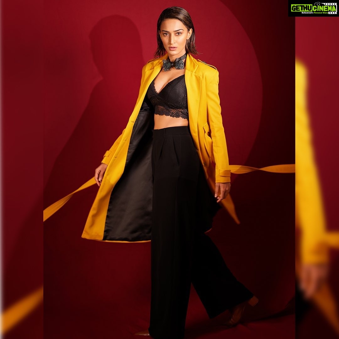 Erica Fernandes Instagram - A woman needs good basics. π * * Coat and trousers @worldofasra Shoes @oceedeeshoes Outfit courtesy @shrushti_216 πΈ @prashantsamtani . #ericafernandes #ejf #fashion #basics #yellowandblack #instafashion #instadaily
