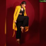 Erica Fernandes Instagram - A woman needs good basics. 😃 * * Coat and trousers @worldofasra Shoes @oceedeeshoes Outfit courtesy @shrushti_216 📸 @prashantsamtani . #ericafernandes #ejf #fashion #basics #yellowandblack #instafashion #instadaily