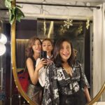 Erica Fernandes Instagram - That's me by myself and then swipe left to see me with my girls 🤭 #bff #christmas #ericafernandes