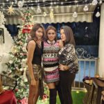 Erica Fernandes Instagram - That's me by myself and then swipe left to see me with my girls 🤭 #bff #christmas #ericafernandes