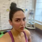 Esha Deol Instagram - RISE SHINE & SWEAT out the weekend calories 💪🏼#mondaymotivation #fittnessmotivation #stayfit 🧿