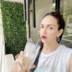 Esha Deol Instagram - Enjoying a good #coldbrew on ice 🤩 it’s also my pre #workout drink on a hot summer day ☀️ what’s your summer drink ? #mysundays #mycoffee #sundayfunday #sundayvibes #summertime!