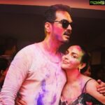 Esha Deol Instagram - #throwbackpicture This was our #2019holi where we could just freely enjoy playing holi without the stress of a virus or a mask ..... but ..... today things are different and I urge all those playing to be careful , stay safe & #maskup 🙏🏼🧿♥️🤗 wishing you all a happy & safe holi #happyholi #mondaymotivation @bharattakhtani3 @tajfotostudio