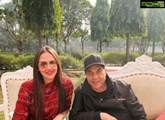 Esha Deol Instagram - Happy birthday papa be happy,healthy,strong & fit🧿 I love you 🤗 Stay blessed ♥️ U are our strength 💪🏼 @aapkadharam #happybirthday #happybirthdaydharmendra #fatherdaughter