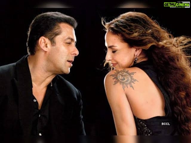 Esha Deol Instagram - Happy happy birthday @beingsalmankhan ♥️ #loveyoubhai #happybirthdaysalmankhan