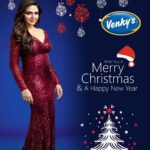 Esha Deol Instagram - May this Season of Joy bring to you loads of Love, Health, Prosperity & Happiness. Wishing you all Merry Christmas 🎅🏼♥️🧿@venkysuttarafoods