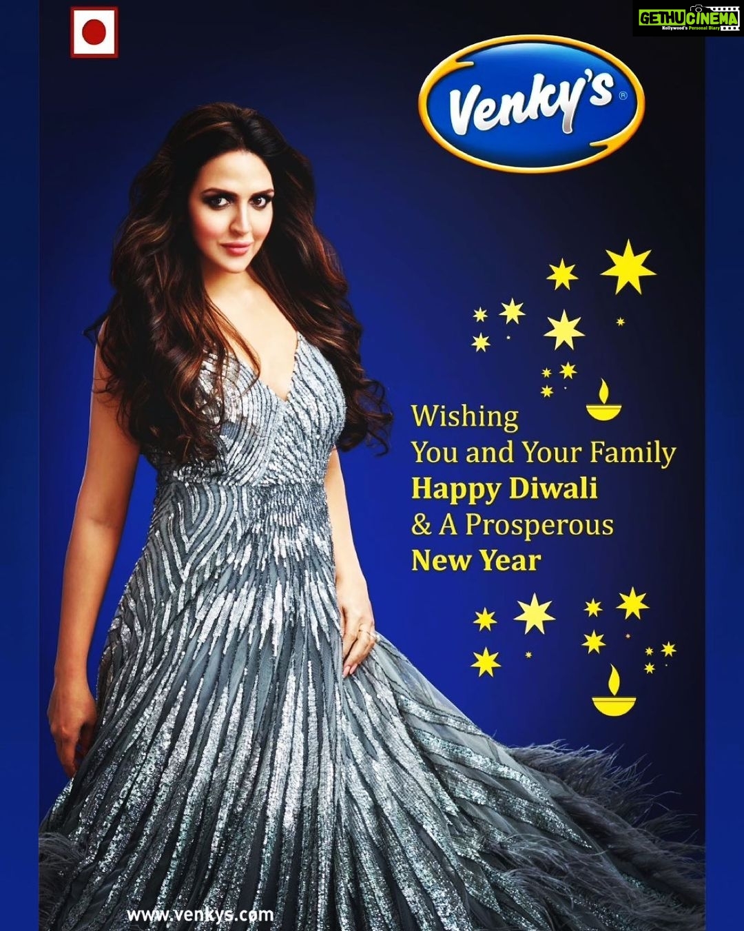 Esha Deol Instagram - On the auspicious occasion of Diwali May the glow of lights fill your life with prosperity, joy , happiness & illuminate the days in the year ahead. Wishing you & your loved ones a Safe & Happy Diwali 🪔🧿♥️🙏🏼 #happydiwali @venkysuttarafoods
